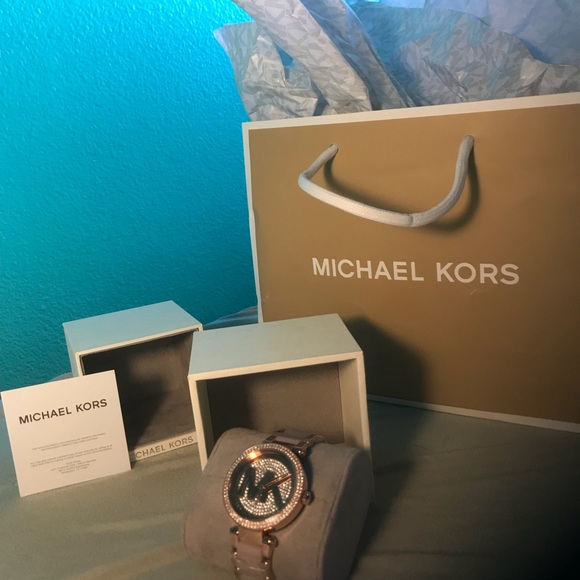 Rose gold MICHAEL KORS women’s watch!!!! - Picture 2 of 5